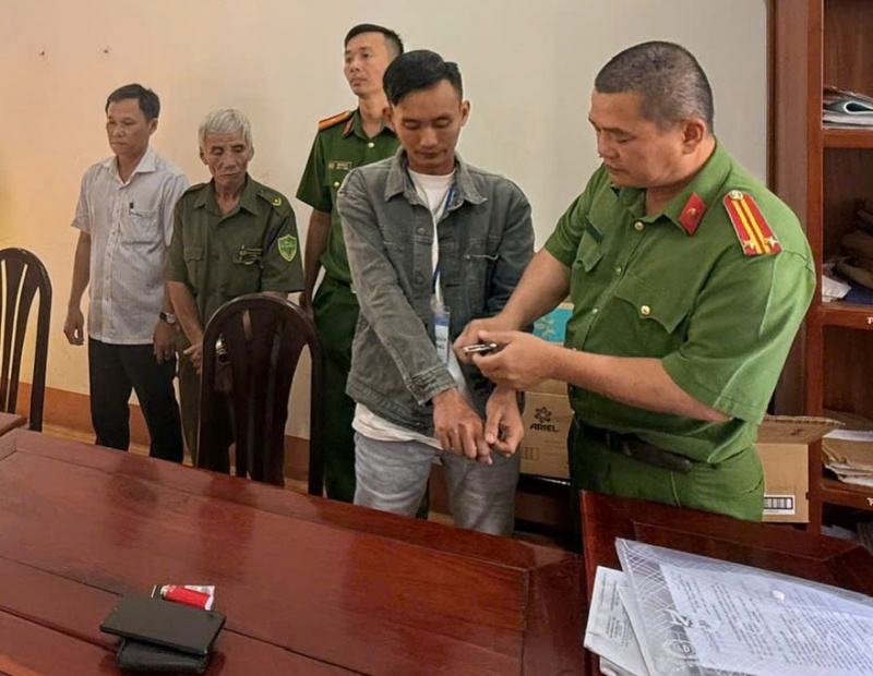 5 doi tuong moc noi can khong cui nhap kho, chiem doat hon 1,2 ty dong hinh anh