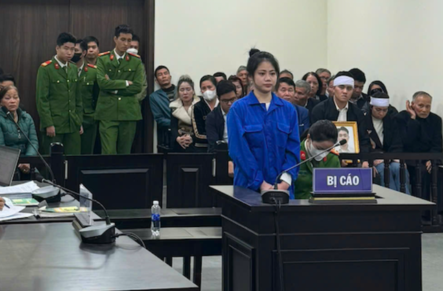 Nu sinh cuong ghen dam ban trai tu vong linh an chung than hinh anh