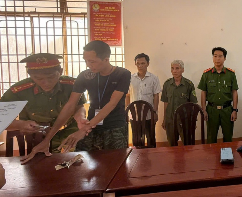 Moc noi,  Can khong cui,  Nhap kho,  Cong ty Kim Tin,  MDF Dong Phu anh 2