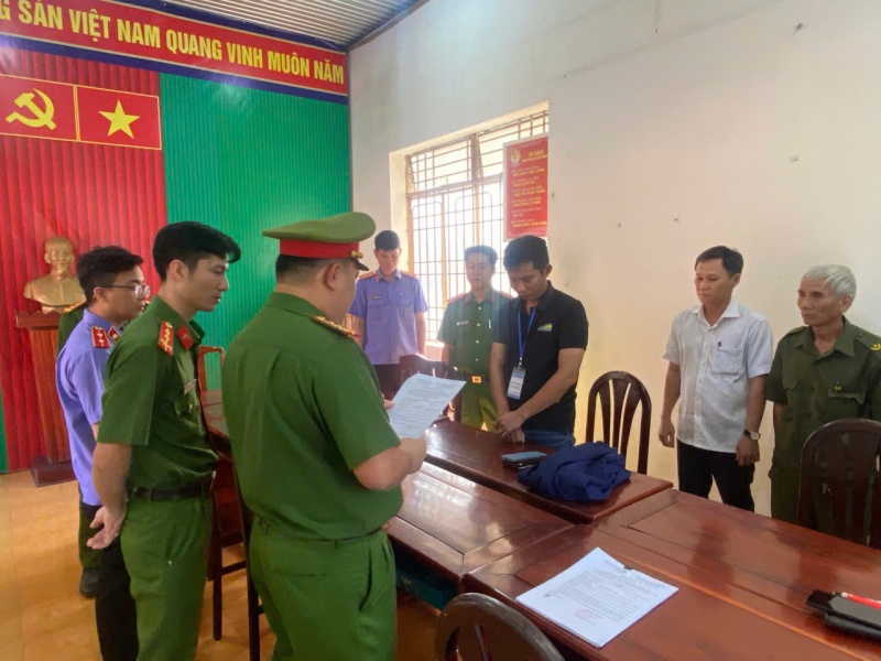 Moc noi,  Can khong cui,  Nhap kho,  Cong ty Kim Tin,  MDF Dong Phu anh 3