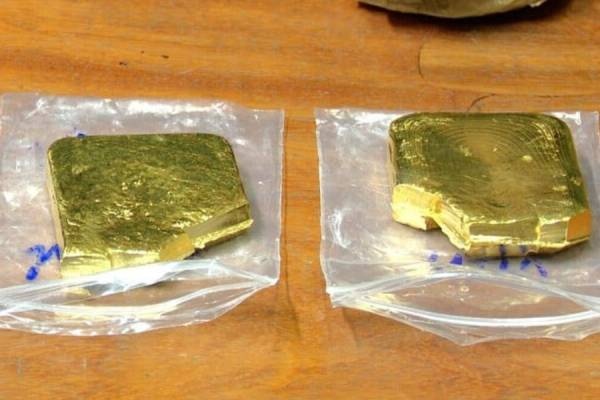 Van chuyen trai phep,  1, 2 kg vang anh 2