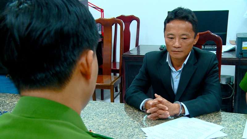 Qua khu bat hao va bi mat le cung rua tay gac kiem cua Binh 'con' hinh anh