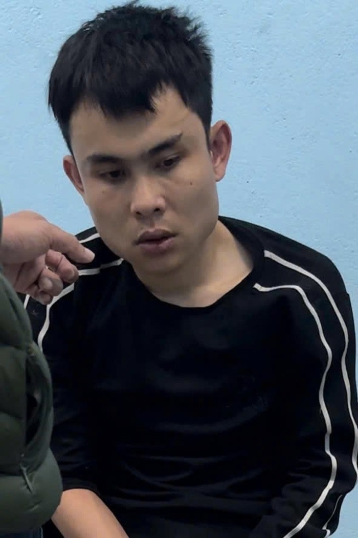 Lua hang chuc nguoi,  Dat mua,  Ve may bay,  Qua mang anh 1