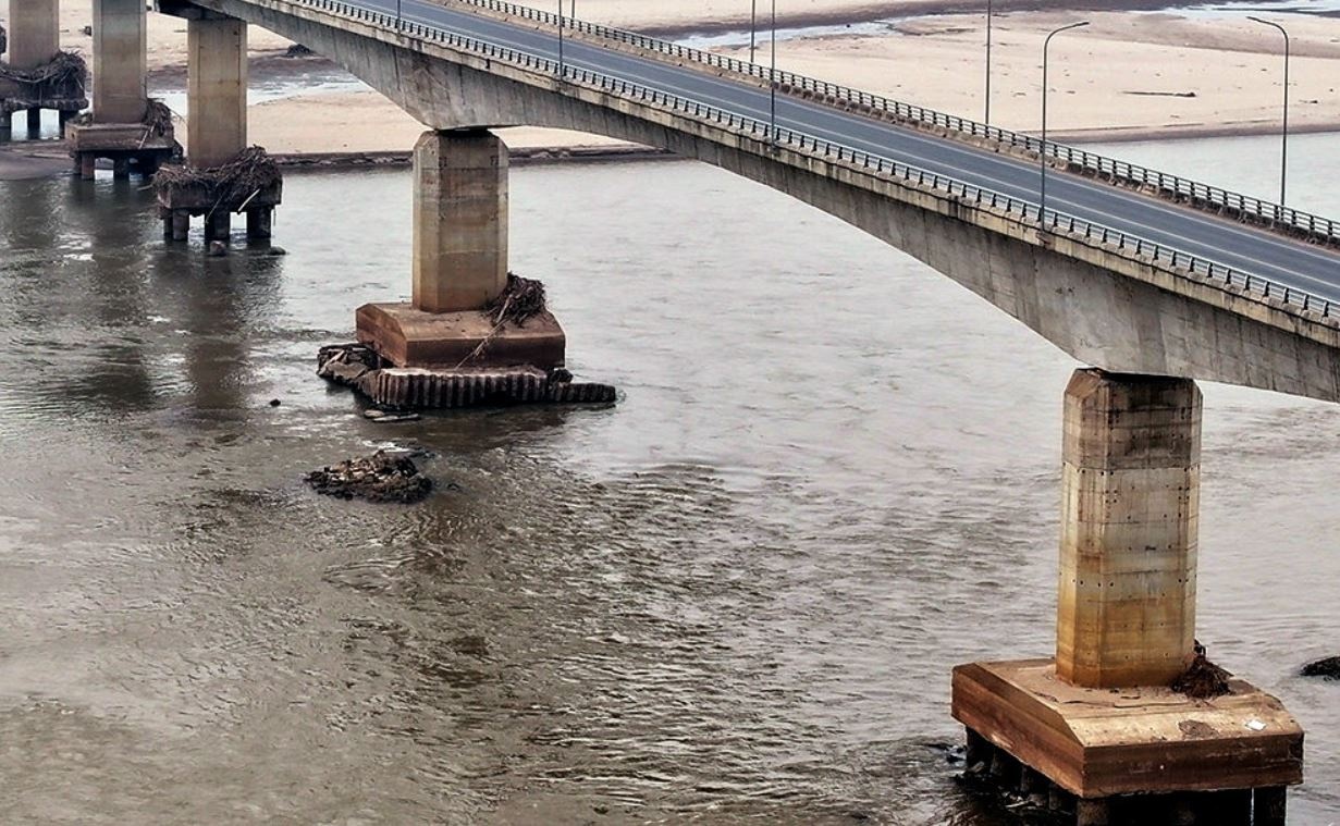 Cau Van Lang nghin ty lo mong 'van dang dam bao an toan' hinh anh