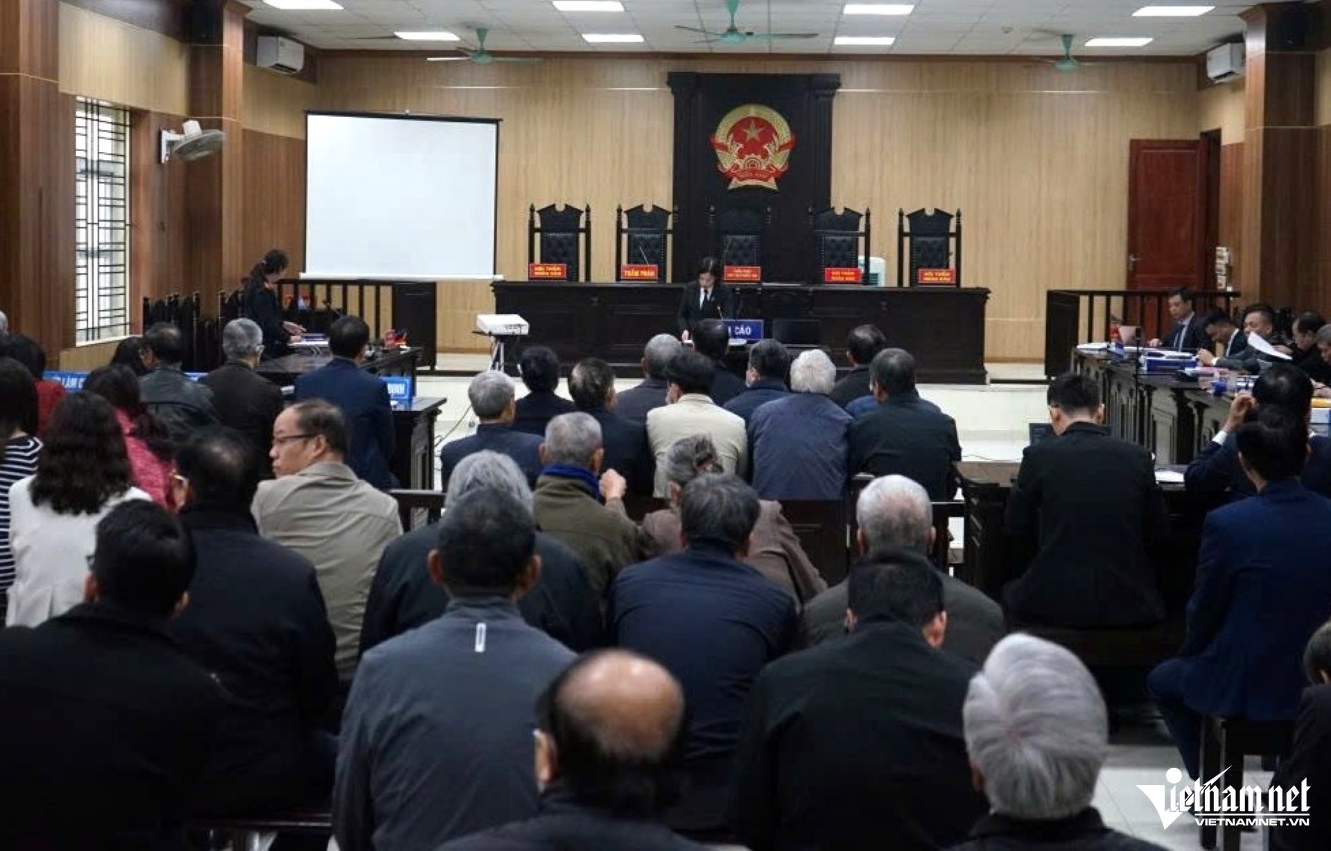 Bi thu Thanh Hoa,  Trinh Van Chien,  Hac Thanh Tower,  Du an Hac Thanh,  Cong ty Song Ma,  Doanh nghiep Song Ma,  Nguyen Dinh Xung,  Cong ty Huy Hoang anh 3