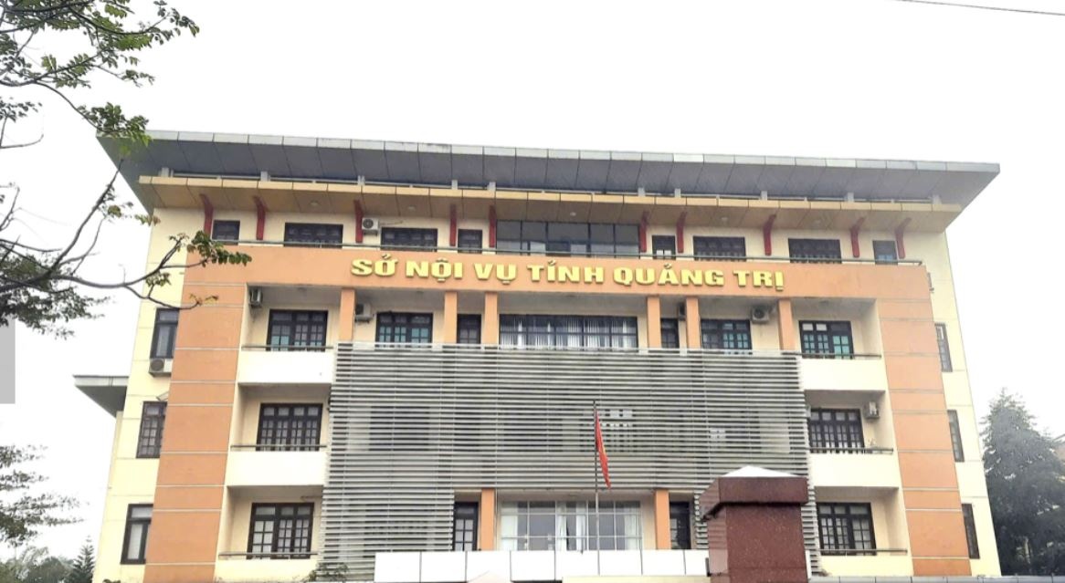 Pho giam doc So Noi vu Quang Tri xin nghi huu truoc tuoi hinh anh