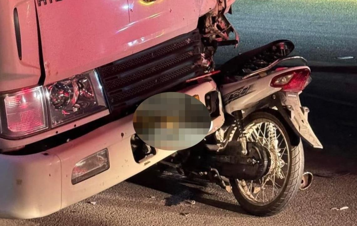 Xe may dam truc dien xe tai, 3 nguoi tu vong hinh anh