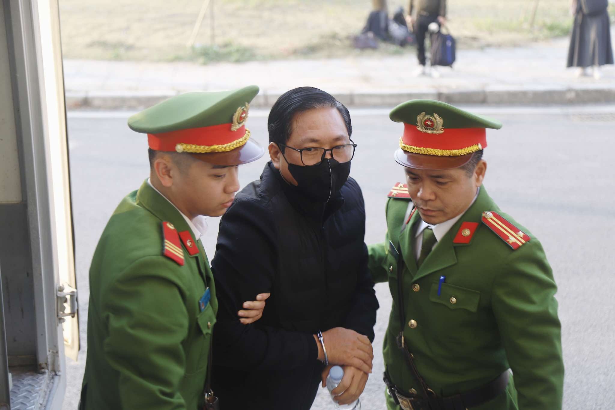 Cuu Bo truong,  Mai Tien Dung,  Nguyen Cao Tri,  Sai Gon Dai Ninh,  Lam Dong,  Phan Thi Hoa,  Tap doan Novaland,  Ta Thi Tuyet Mai anh 3