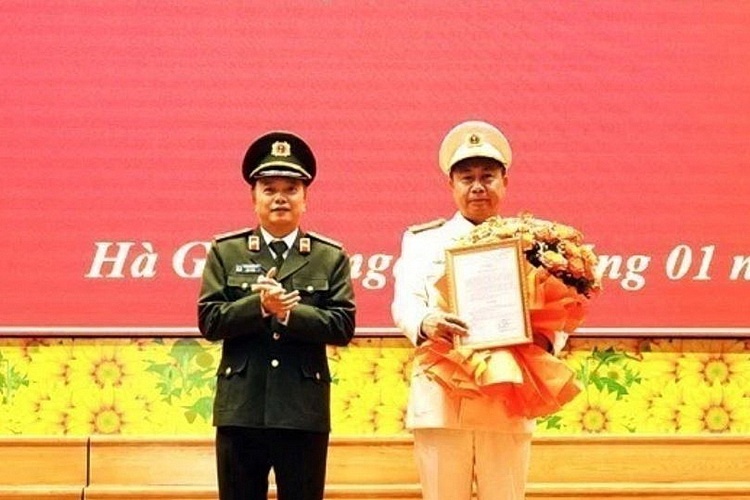 Dai ta Nguyen Duc Thuan lam Giam doc Cong an tinh Ha Giang hinh anh