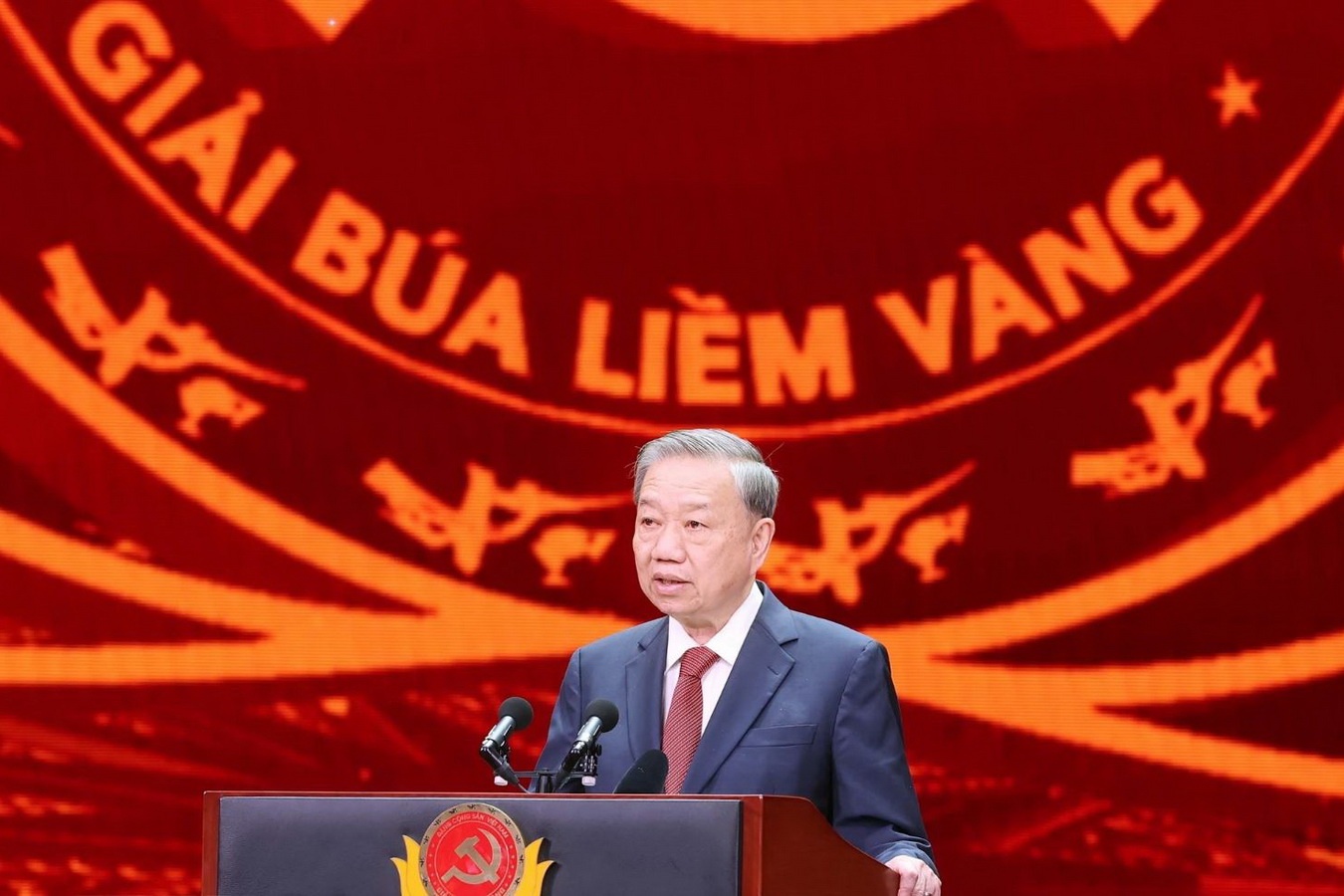 Bao chi phai phat trien tuong xung, vuon minh cung dan toc hinh anh