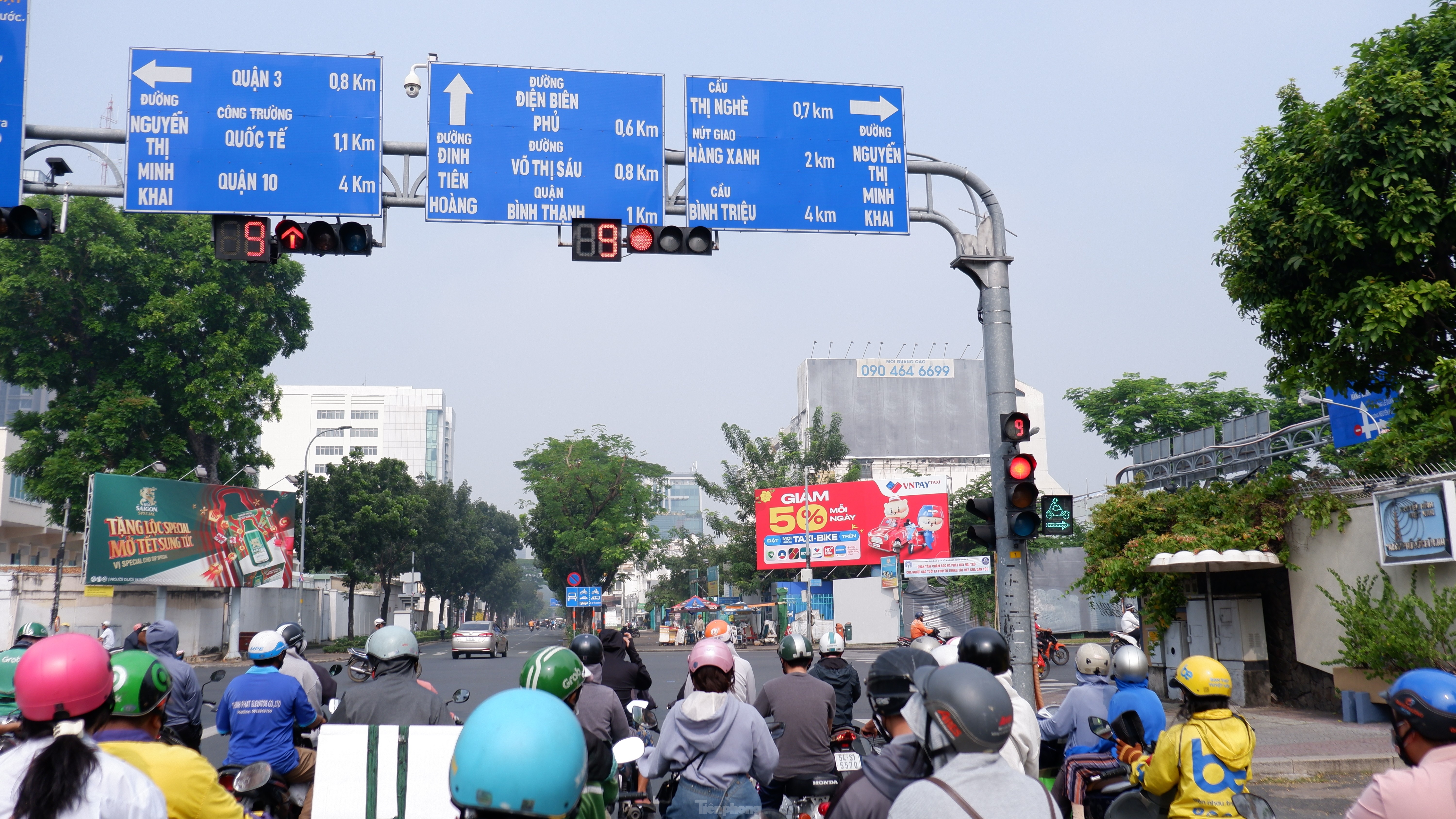 TP.HCM den xanh den do anh 1