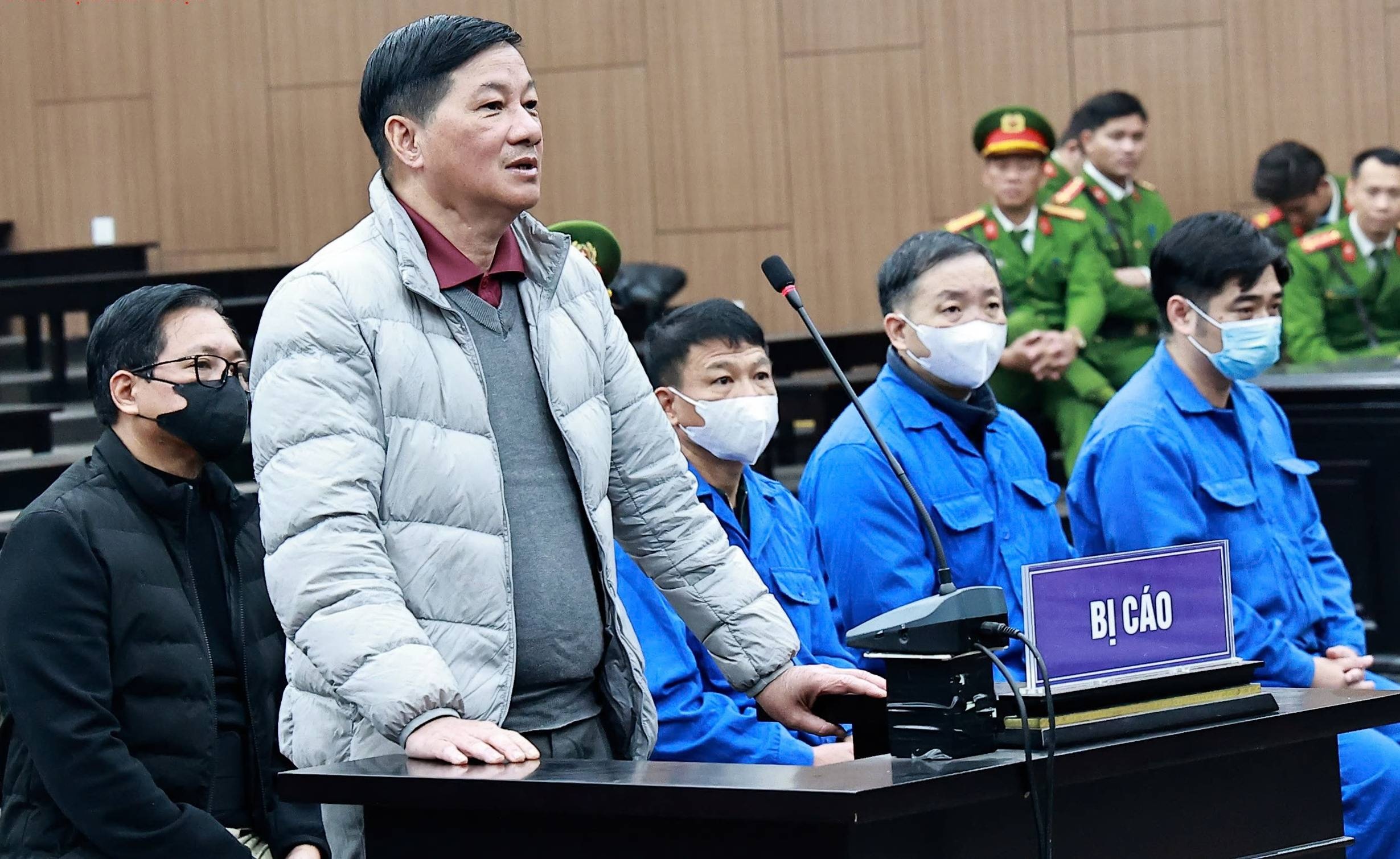 Cuu Bo truong,  Mai Tien Dung,  Nguyen Cao Tri,  Sai Gon Dai Ninh,  Lam Dong,  Phan Thi Hoa,  Tap doan Novaland,  Ta Thi Tuyet Mai anh 4