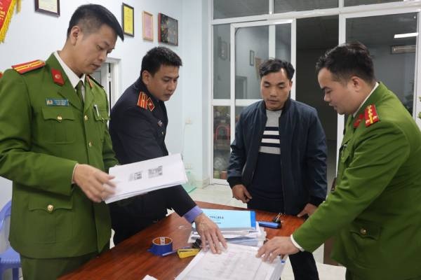 Bat nguyen can bo Trung tam nuoc sach va ve sinh moi truong nong thon hinh anh