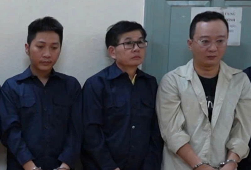 KS Ngoi Sao Viet,  Khach san Ramana,  Viforest,  Hiep hoi Viforest,  Do Xuan Lap,  Hiep hoi go,  Cty go Tien Dat,  DN go Tien Dat,  Cau lac bo Diamond,  Pham Trinh Phong anh 1