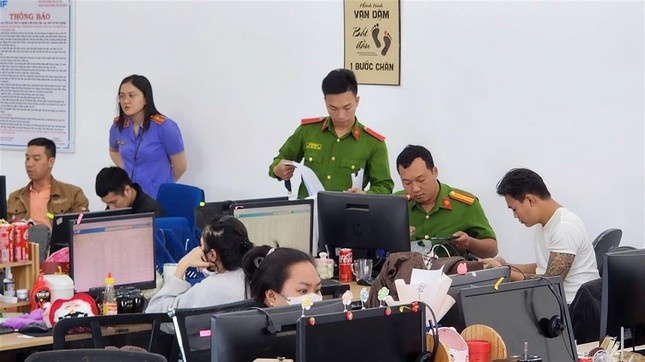 Tam giu 27 doi tuong 'khung bo' tinh than nguoi vay de doi no hinh anh