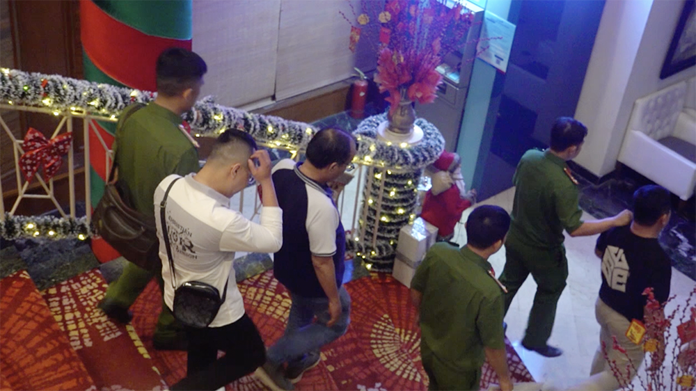 Do Xuan Lap,  Chu tich Hoi go,  KS Ngoi Sao Viet,  Khach san Ramana,  Viforest,  CLB Diamond,  Pham Trinh Phong anh 2