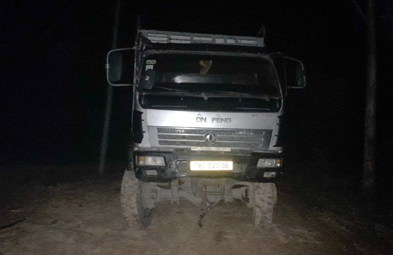 Truy nong xe tai va tai xe lien quan vu tai nan chet nguoi trong dem hinh anh