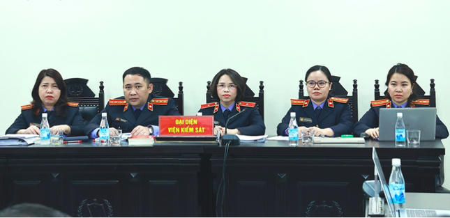 Chu tich Binh Thuan,  Le Tien Phuong,  Cong ty Rang Dong,  Tham dinh gia,  Mien Nam,  Regent International Overseas Corp,  Ocean Dunes Golf Club,  San golf Phan Thiet anh 2