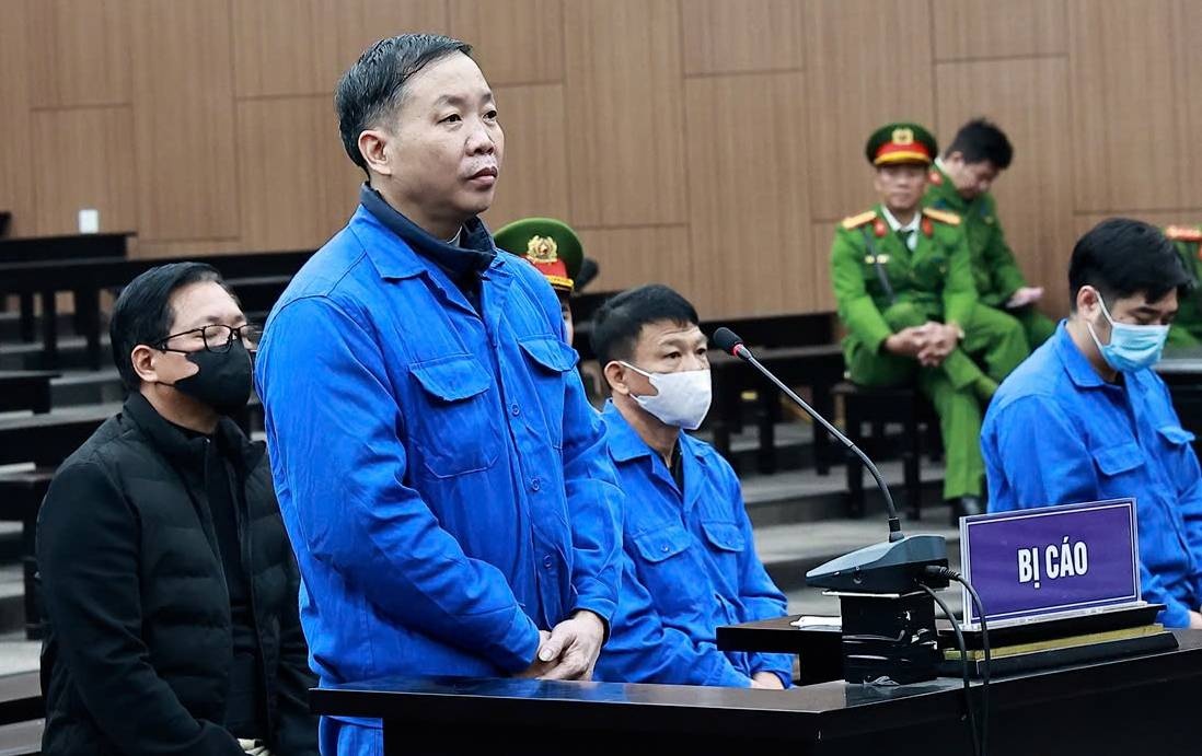 Cuu Bo truong,  Mai Tien Dung,  Nguyen Cao Tri,  Sai Gon Dai Ninh,  Lam Dong,  Phan Thi Hoa,  Tap doan Novaland,  Ta Thi Tuyet Mai anh 8