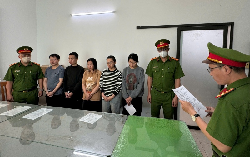 Cong ty ma,  Tuon hang hoa,  Cty Hoa Ban Mai,  DN Hoa Ban Mai,  Pham Hong Thiet anh 2