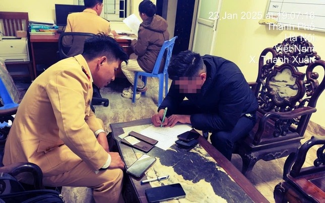 Chèn ép, Tạt đầu xe khách ảnh 3 Chen ep, Tat dau xe khach anh 3