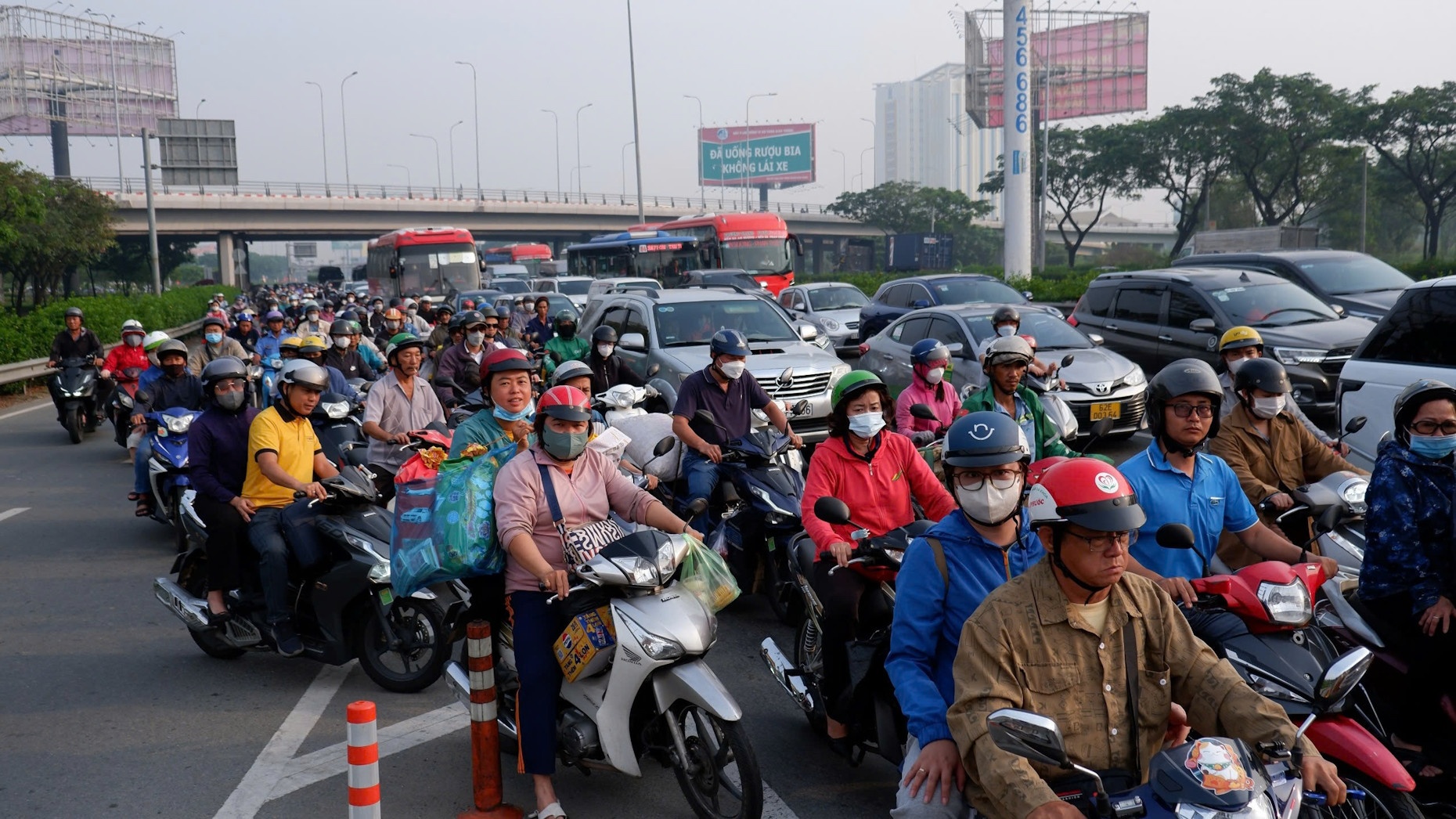 Tac duong TP.HCM anh 2