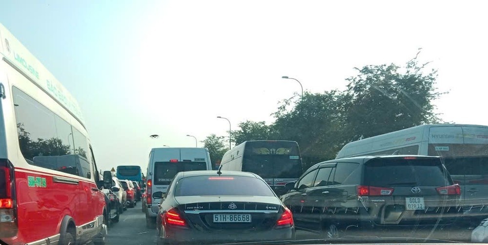 Ket xe cao toc 10km anh 5