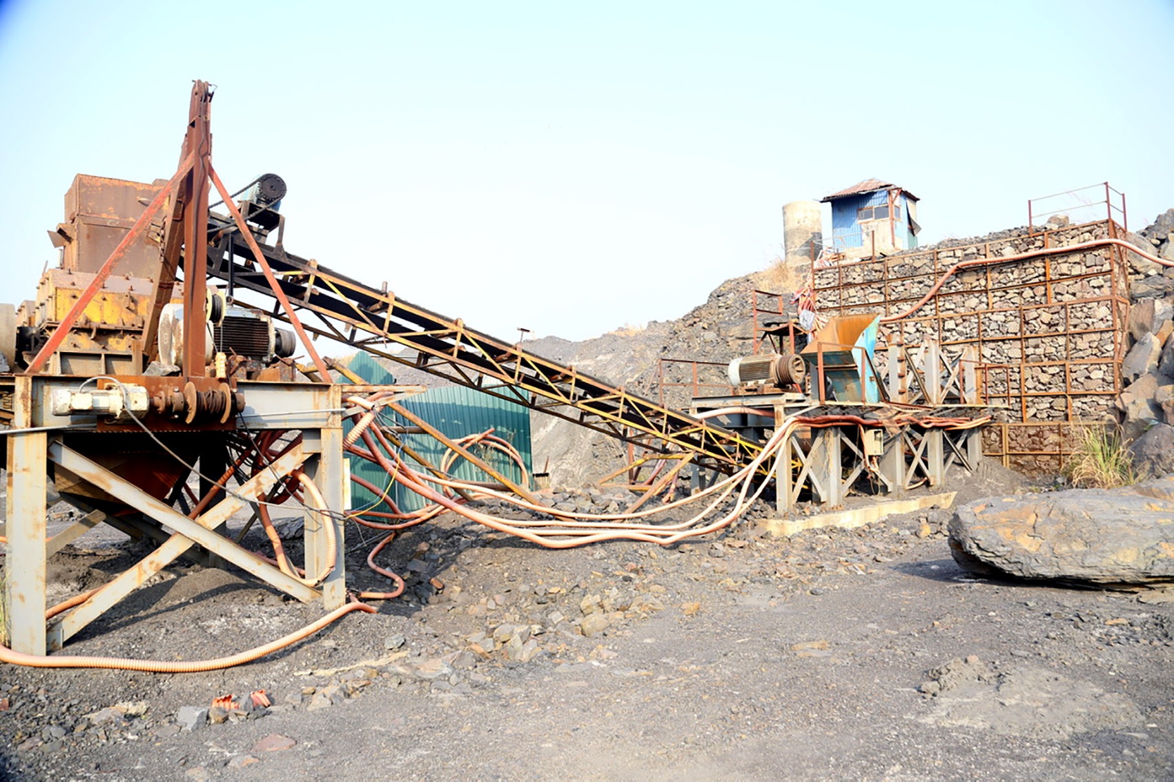 Da den Quang Ninh anh 1