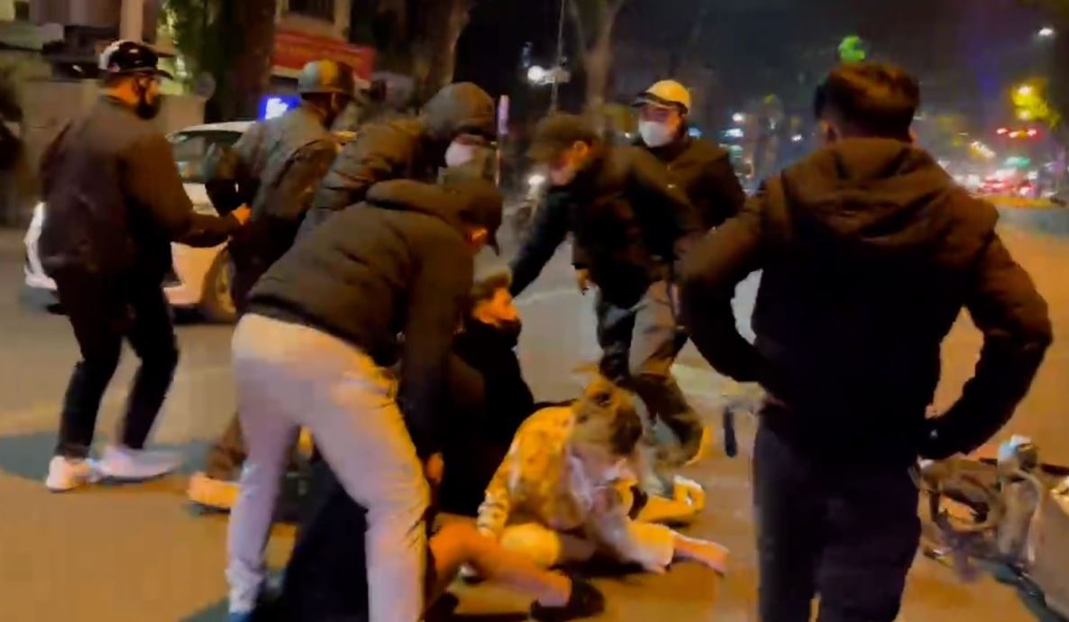 Khoi to 48 vu an, bat 64 bi can trong ngay mung 2 Tet hinh anh