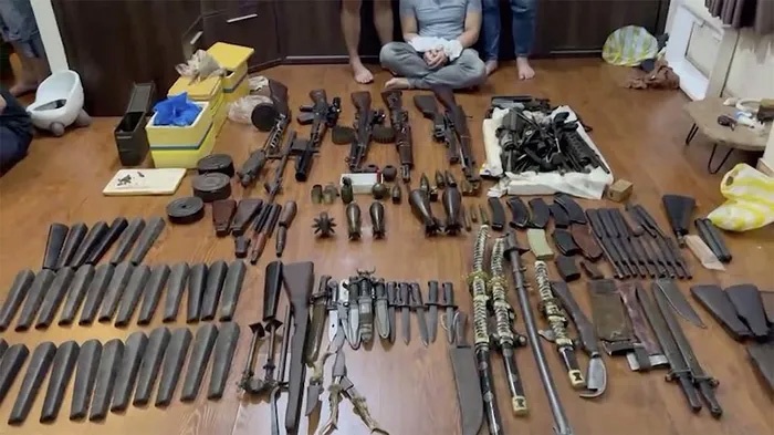 Mua ban vu khi,  Chung cu Ky Nguyen,  The Era Town anh 2