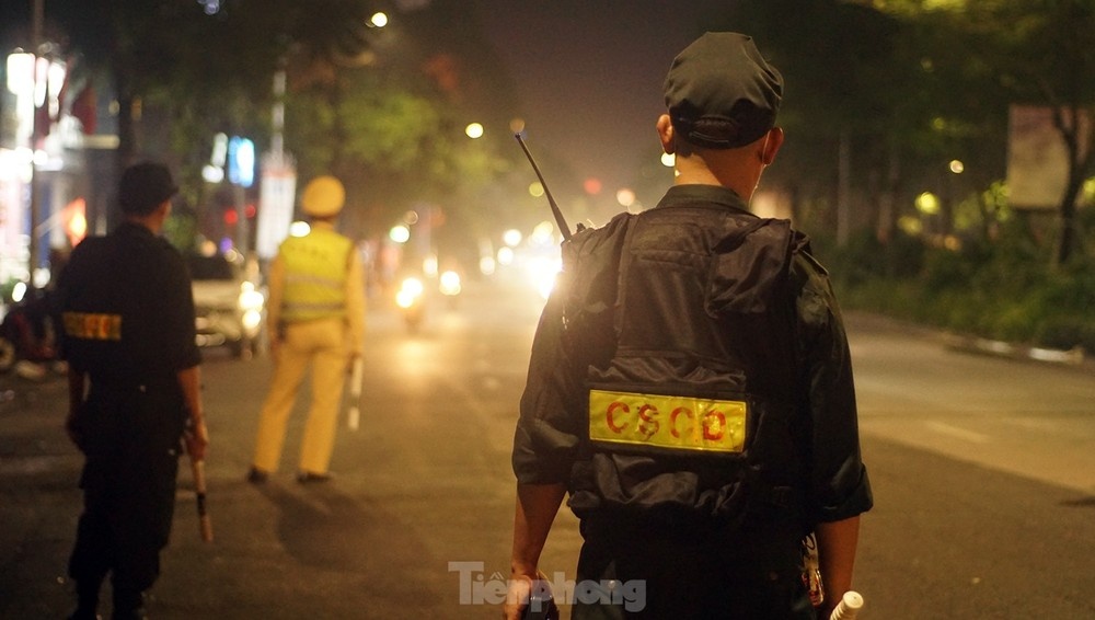 Huy dong 100% luc luong bao dam an ninh trat tu dem giao thua hinh anh