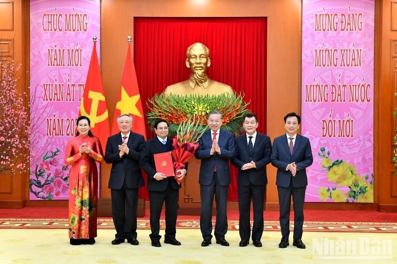 Bo Chinh tri To Lam anh 3