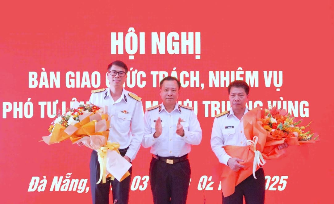 Bo Quoc phong bo nhiem nhan su Bo Tham muu Hai quan va Vung 3 Hai quan hinh anh