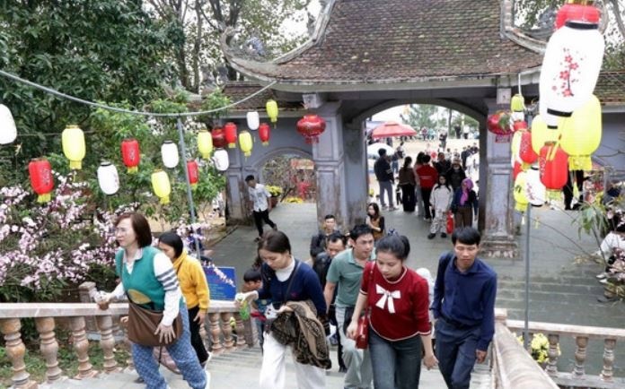 Can bo, cong chuc, vien chuc khong du Xuan, chuc Tet vao gio lam viec hinh anh