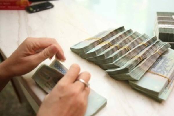 Nu thu quy o Quang Nam 'thut ket' 2,5 ty dong de chuyen cho ke lua dao hinh anh