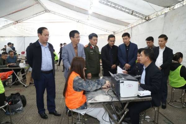 Đường dây lừa đảo,  1.000 tỷ đồng ảnh 1 Duong day lua dao,  1.000 ty dong anh 1
