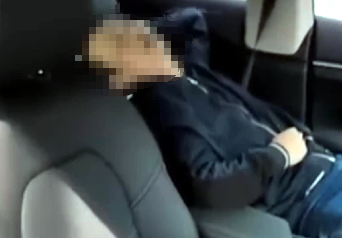 Tai xe taxi o Ha Noi tu vong trong xe khi nam cho khach hinh anh