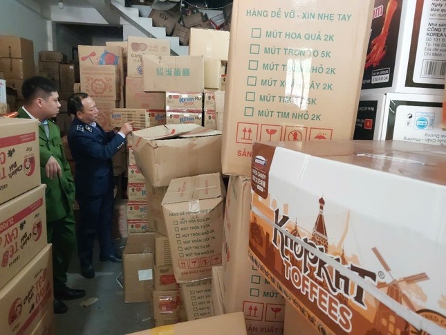 Chuyen vu viec san xuat hang gia tai Ha Noi sang co quan dieu tra hinh anh