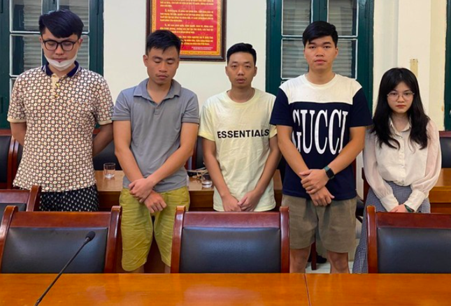 Hon 2.500 nguoi bi nhom doi tuong gia bac si goi dien lua dao hinh anh