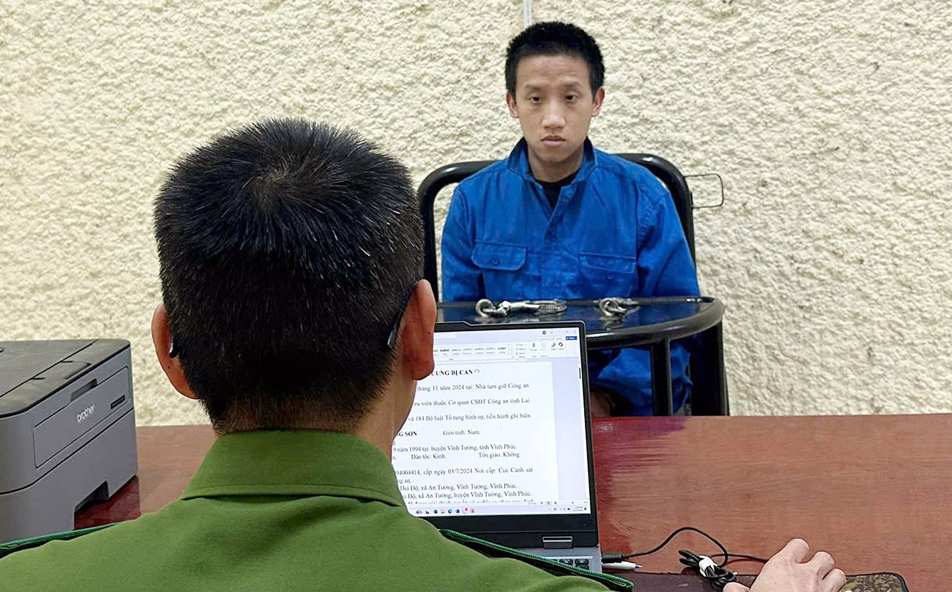 'Phu thuy' cong nghe bop nat giac mo xe hop cua nguoi tho cat toc hinh anh