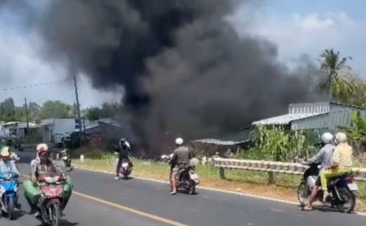 Chay can nha 50 trieu, chu bao thiet hai 400 trieu dong hinh anh