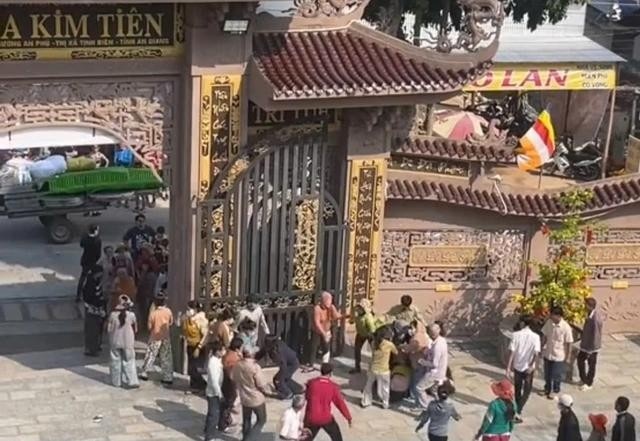 Vu dan canh cuop o An Giang: 10 doi tuong deu thuoc dien quan ly hinh anh