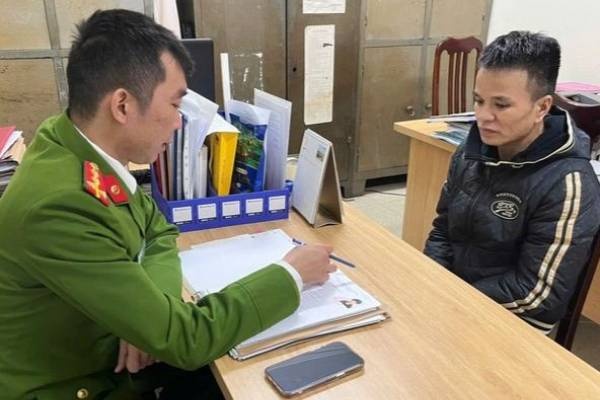 Tron thi hanh an, di lang thang 2 nam thi bi bat hinh anh