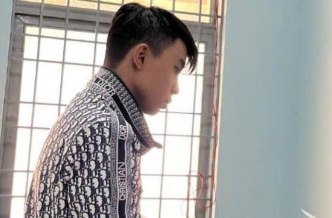 Bat nhan vien giao hang nhanh vi chiem doat 43 trieu dong tien hang hinh anh