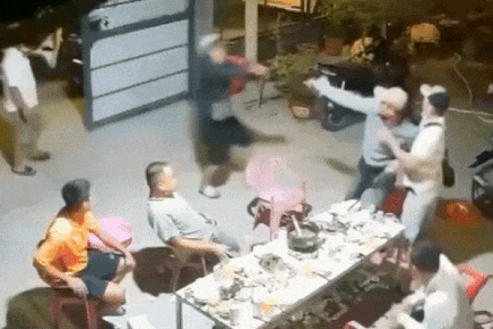 Cong an thong tin vu no sung trong cuoc nhau o Ben Tre hinh anh