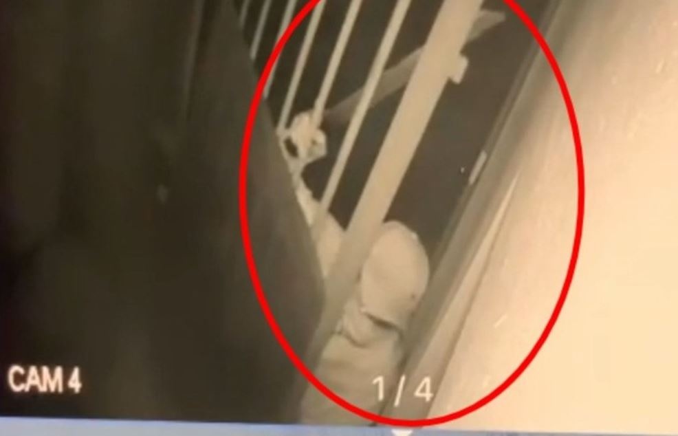 Can canh trom cam ma tau vao nha dan luc rang sang o Binh Duong hinh anh