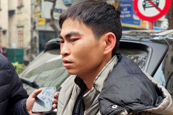 Nam shipper: 'Toi con dau dau, dang duoc cong an dua di giam dinh' hinh anh