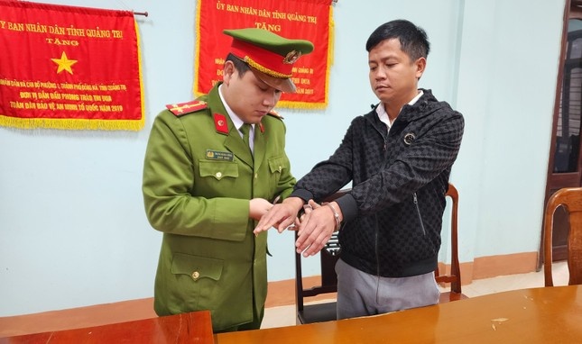 Bat ke chiem doat hon 4 ty dong cua cong ty thuc an chan nuoi hinh anh