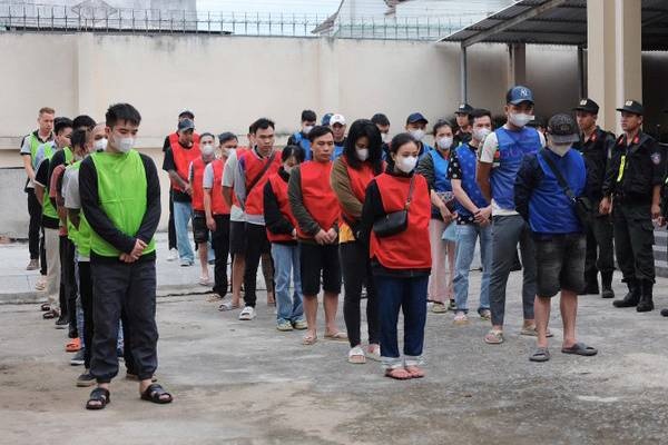 Bat 56 doi tuong lua dao, giang bay hang nghin nguoi Viet Nam hinh anh