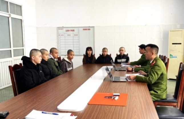 Bat giu 16 doi tuong mang dao dieu pho nho cong nghe AI hinh anh